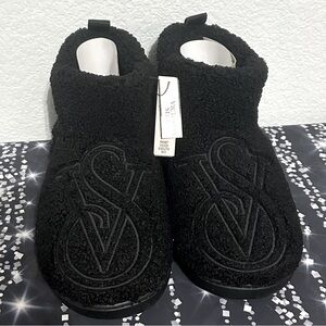 VS M LOGO PLUSH FLEECE BOOTIES SLIPPERS SUPER SOFT EMBROIDERY